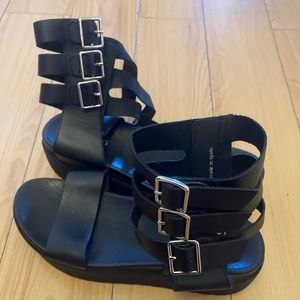 Nwot dolls kill Shelly’s London kegan platform strappy goth sandals